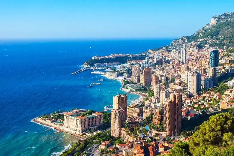 Veduta costiera del Principato di Monaco