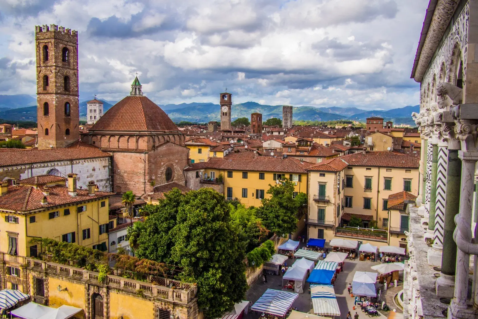 Veduta della città di Lucca